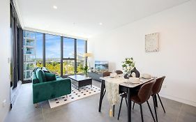 Lidcombe Apt Near Olympic Park Train
